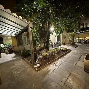 Porta Venezia - San Babila , Milano Italia